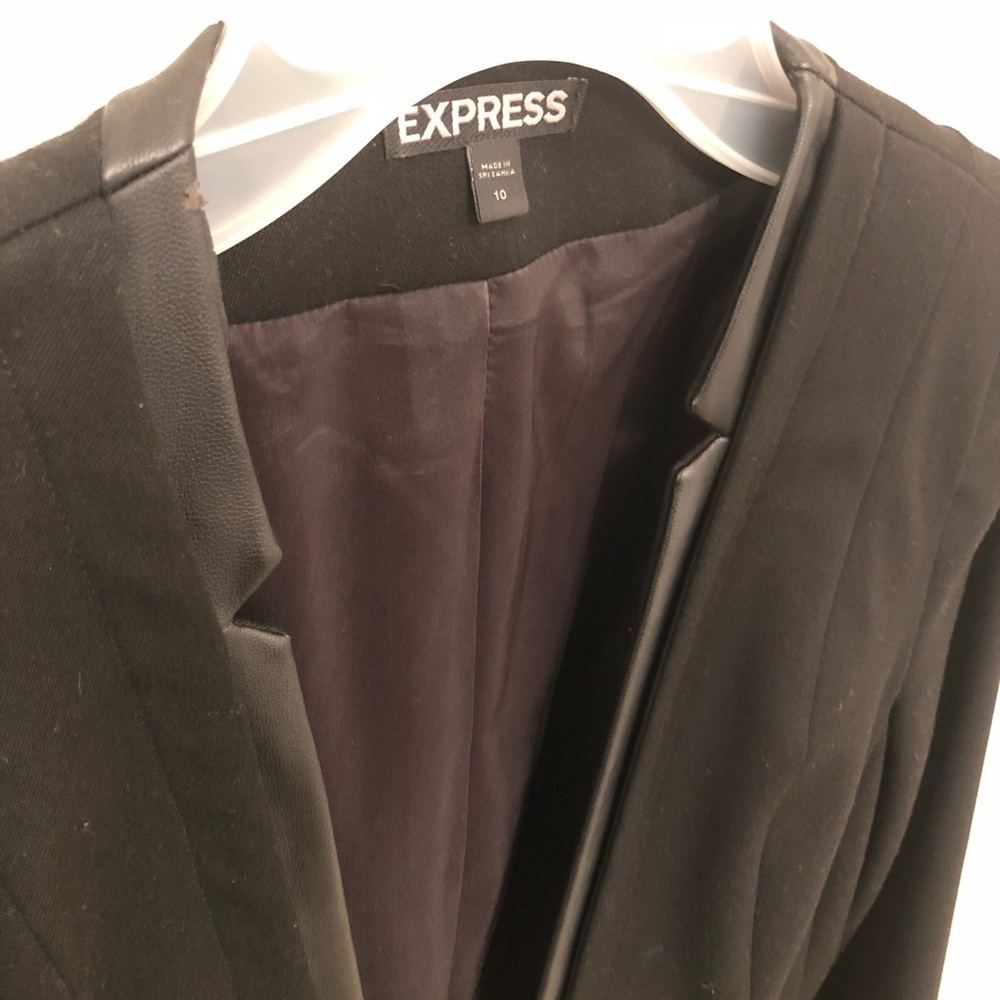 Express Jacket - Picture 2 of 7